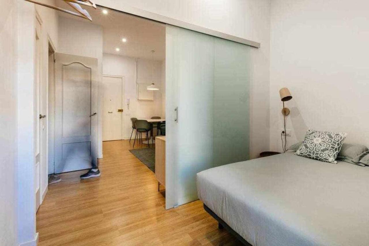 Cozy & Central Apartment バルセロナ エクステリア 写真